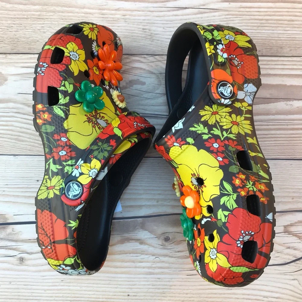 Crocs Classic Retro Floral Clog - Picture 14 of 16
